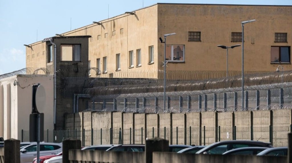 Blick auf die JVA Frohe Zukunft in Halle.