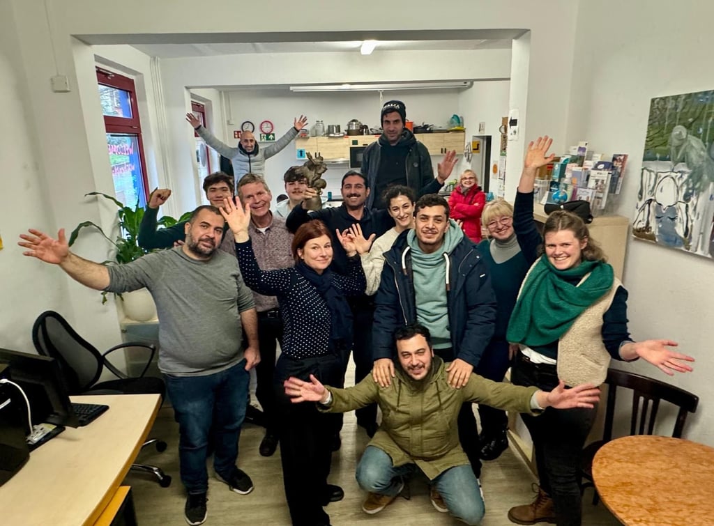 Bunte, auf keinen Fall geschlossene Gemeinschaft: Der Welcome Treff Halle wird zehn Jahre alt.