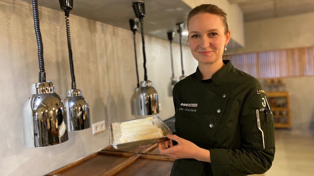 Julia Orschiedt, Köchin in Wernigerode, hat mit ungewöhnlichen Dessert-Variationen den Wettbewerb „Patissier des Jahres“ gewonnen.