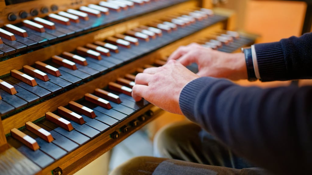 Fehlender Kirchenmusiker-Nachwuchs ist laut Verband evangelischer Kirchenmusikerinnen und Kirchenmusiker in Deutschland (VeM) ein bekanntes Problem bei den Kirchen in ganz Deutschland. (Symbolbild)
