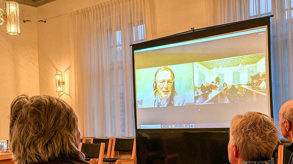 Salus-Chef Jürgen Richter informierte über die Vorbereitungen zur Aufnahme der ersten Sprechstunden des künftigen MVZ in Havelberg in einer Videokonferenz.