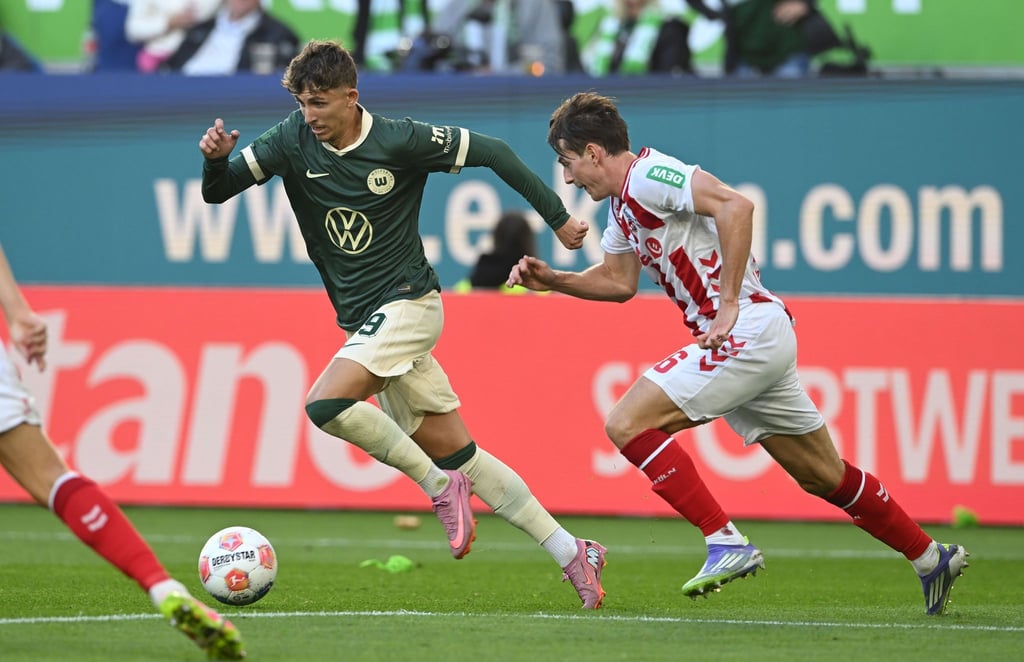 Rückkehr nach Frankfurt: Jesper Lindström vom VfL Wolfsburg (l).