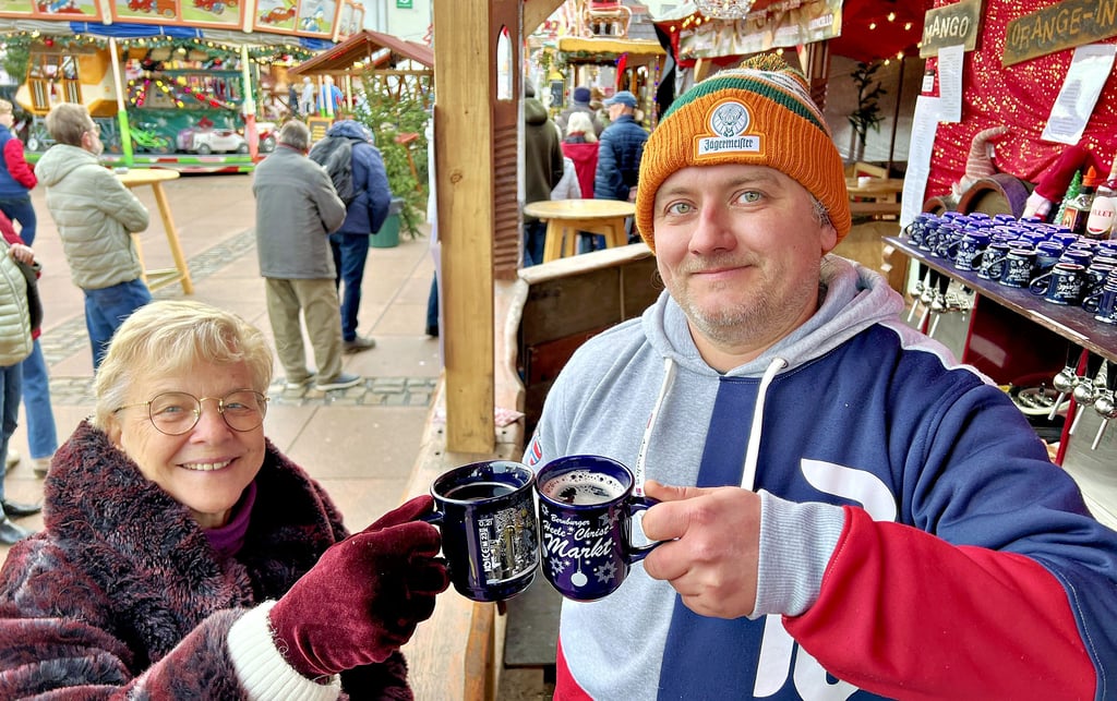 Angela Krebs mag besonders den Mango-Glühwein bei Norbert Ristow.