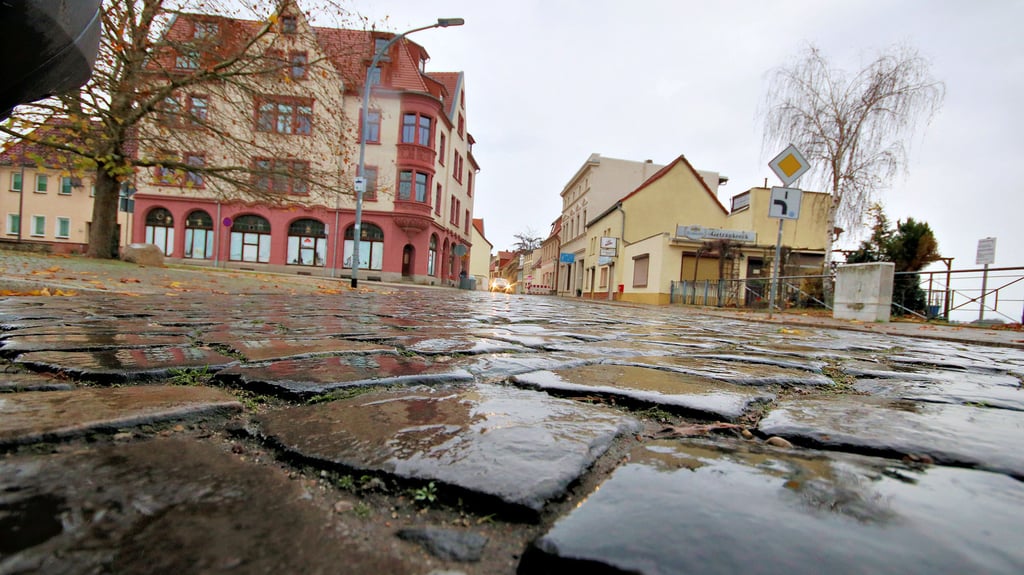 Calbe bekommt  Geld für den Ausbau der Bernburger Straße aus dem Städtebauprogramm des Landes. 