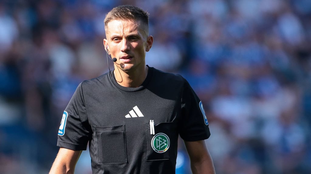 Schiedsrichter Felix Bickel wird das Heimspiel des 1. FC Magdeburg gegen den 1. FC Nürnberg am Samstag in der 2. Bundesliga leiten.