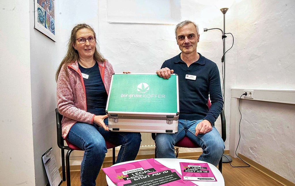 Christiane Markert und Jens Wagner von der Suchtberatung