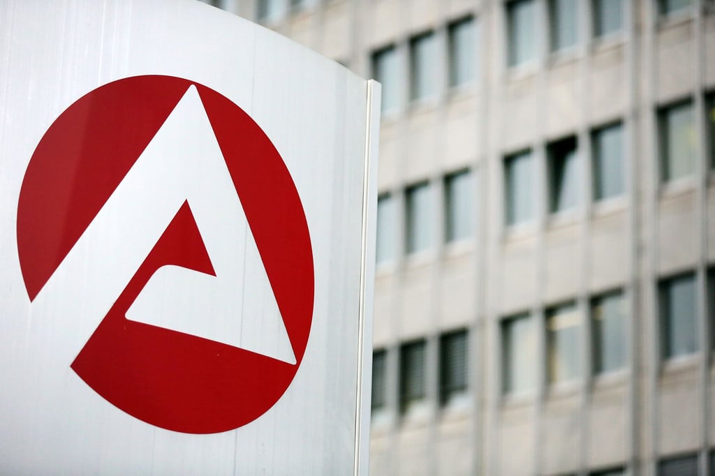 In Sachsen-Anhalt ist die Arbeitslosigkeit im November nur geringfügig um 0,1 Prozent zurückgegangen. (Archivbild)