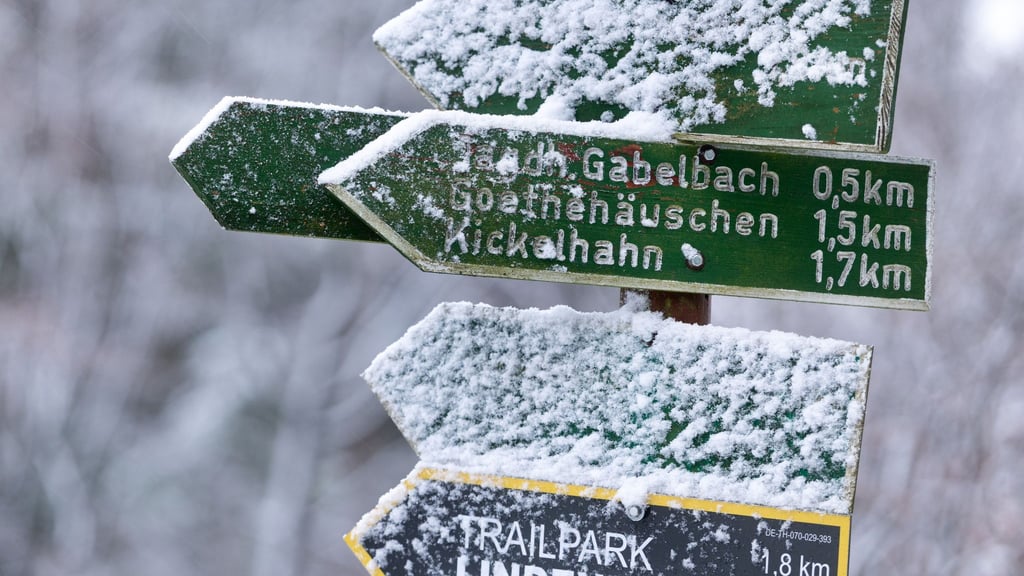 Schneedecke und gespurte Langlaufrouten in Teilen des Thüringer Waldes (Symbolfoto).