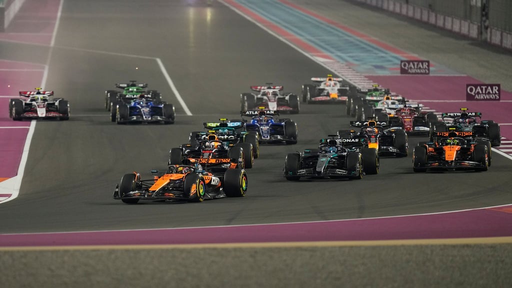 Oscar Piastri fährt einen Start-Ziel-Sieg ein.