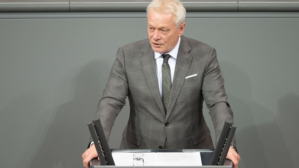 Landwirtschaftsminister Alois Rainer spricht sich dafür aus, die Landwirtschaft bei Sicherheitsübungen mitzudenken.