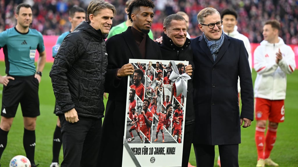 Der FC Bayern verabschiedet Kingsley Coman (2.v.l).
