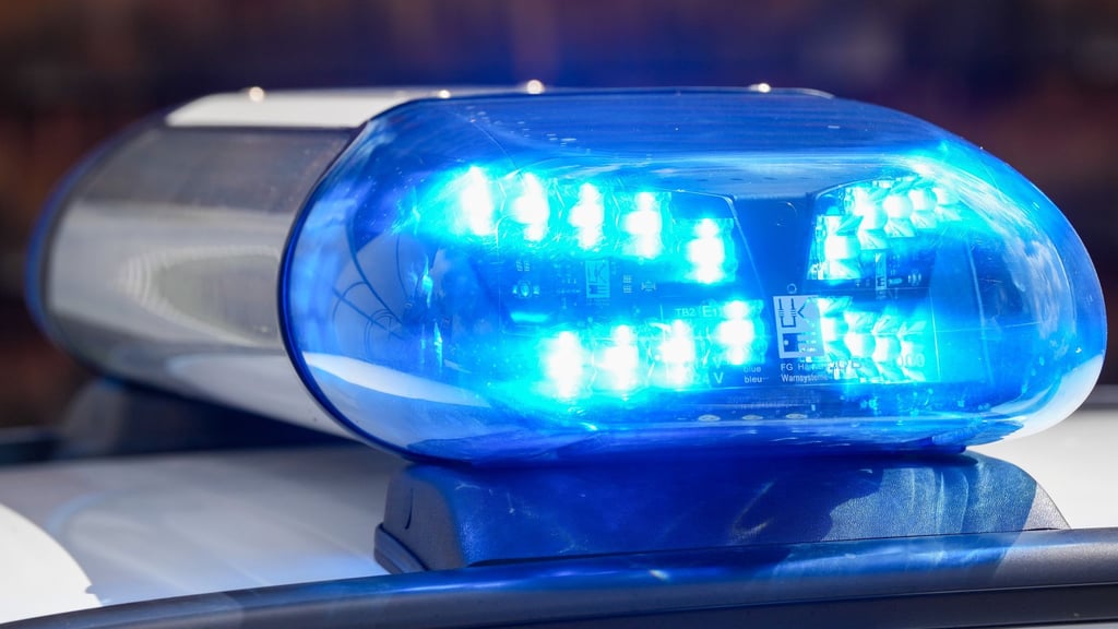 Auf der K1127 ist am Dienstagnachmittag ein 73-Jähriger bei einem Unfall tödlich verunglückt.