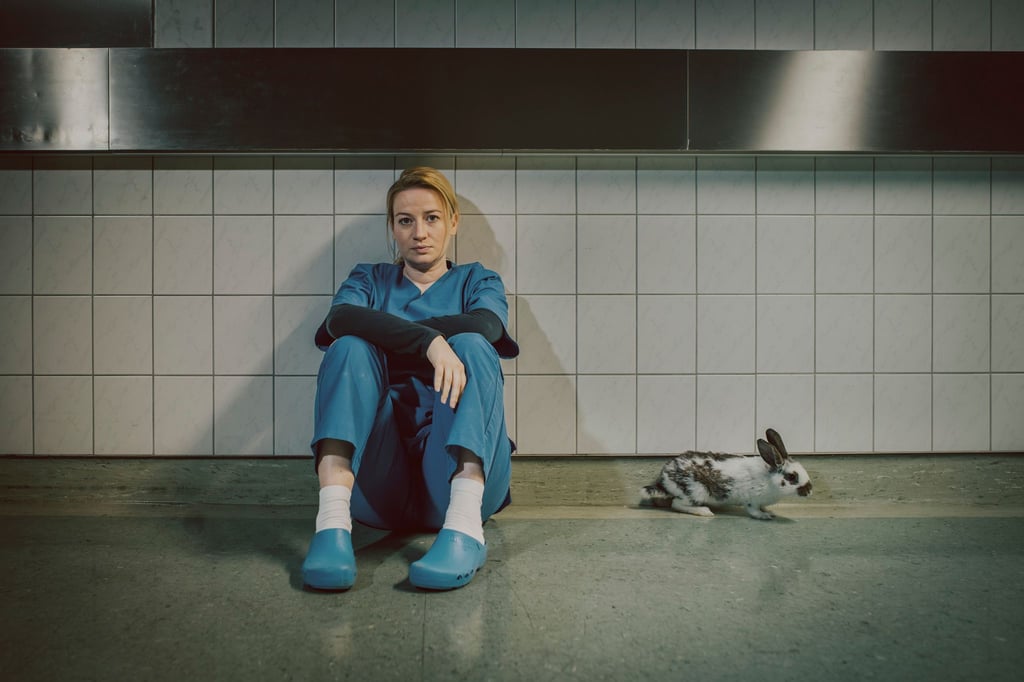 Gerichtsmedizinern Theresa Wolff (Nina Gummich) kommt in ihrem letzten Fall ins Grübeln.