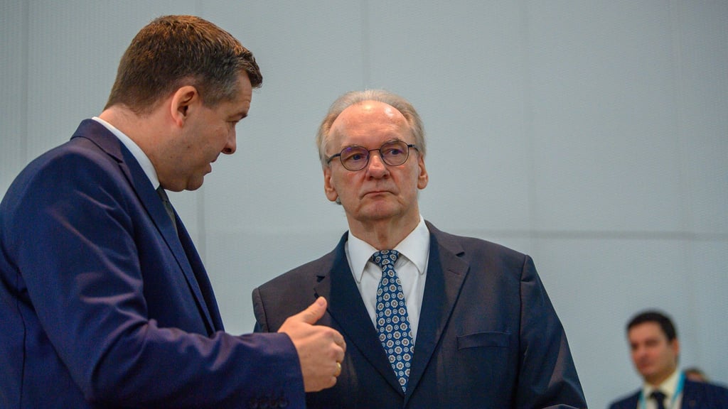 Sachsen-Anhalts Ministerpräsident Reiner Haseloff (CDU) hat die CDU vor der Landtagswahl im nächsten Jahr zu Geschlossenheit aufgefordert.