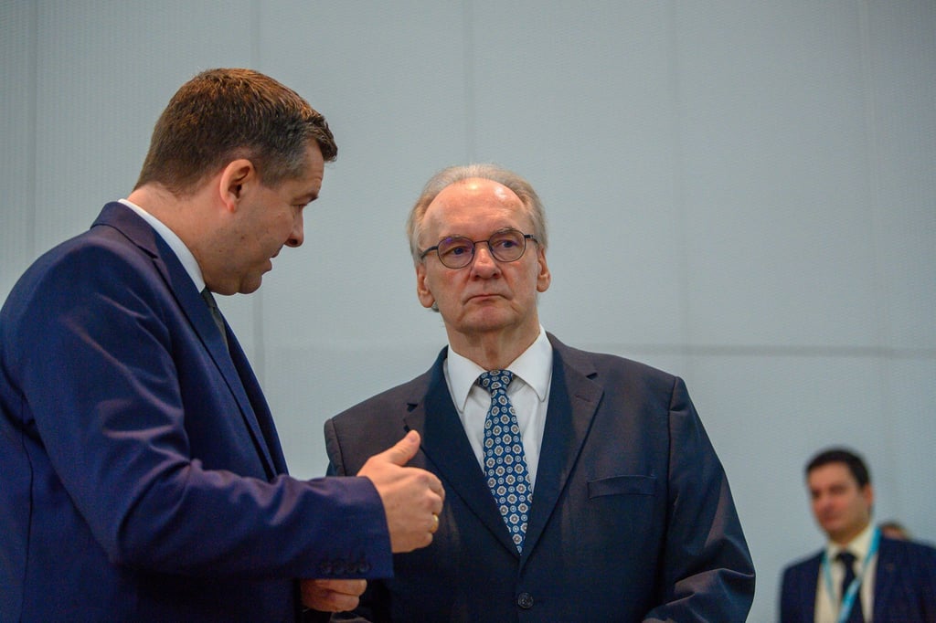 Sachsen-Anhalts Ministerpräsident Reiner Haseloff (CDU) hat die CDU vor der Landtagswahl im nächsten Jahr zu Geschlossenheit aufgefordert.