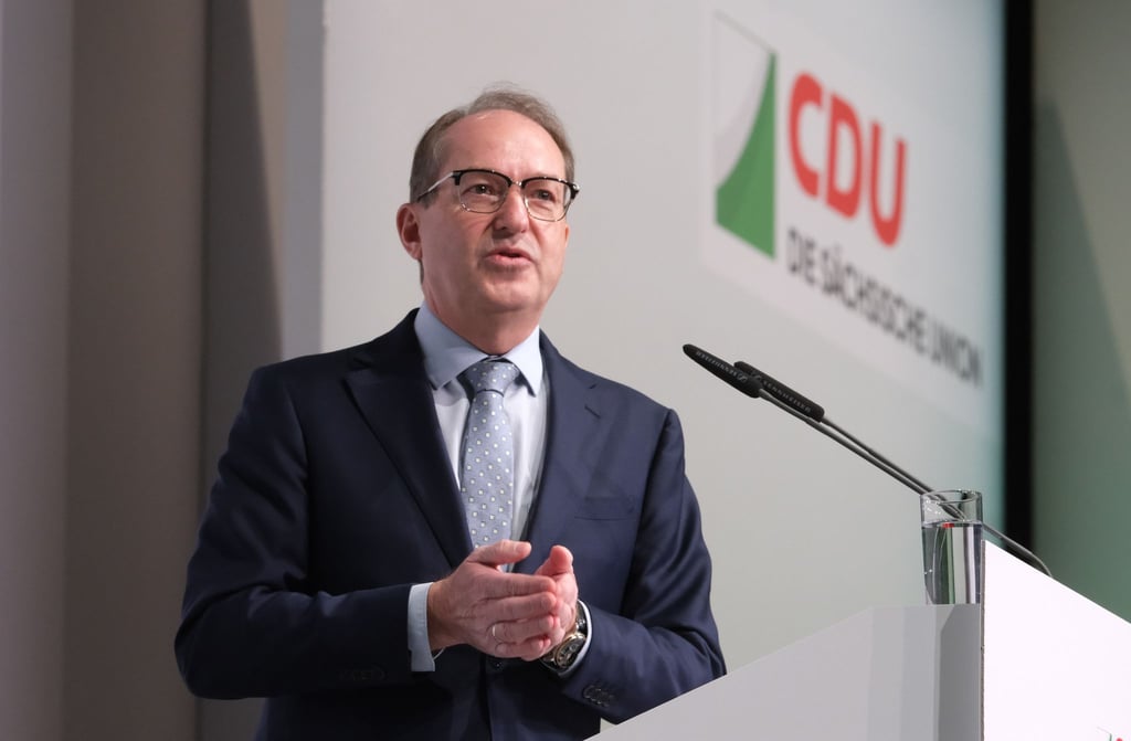 Der Bundesinnenminister kritisiert Gewalt gegen Polizisten.