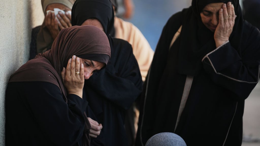 Die von der Hamas kontrollierte Gesundheitsbehörde im Gazastreifen geht davon aus, dass noch zahlreiche Tote unter Trümmern verschüttet sind. (Archivbild)