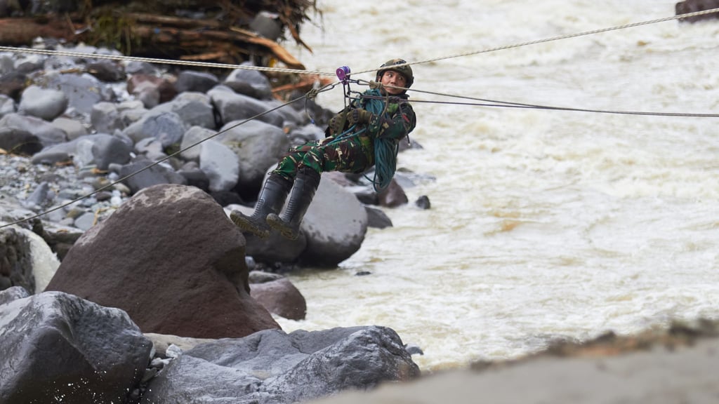 Die Rettungsarbeiten kommen nur schleppend voran.