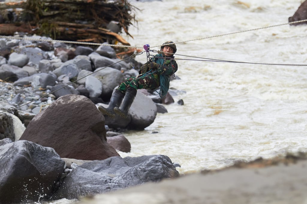 Die Rettungsarbeiten kommen nur schleppend voran.