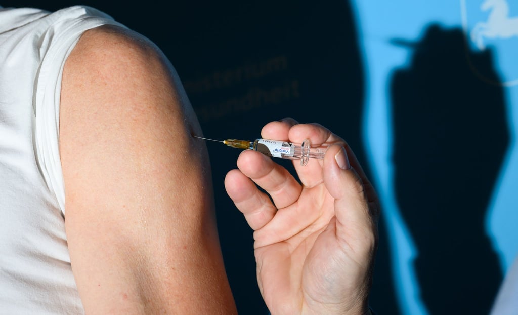 Die Grippe-Saison ist im Anmarsch. Mit Impfungen sollte nicht länger gewartet werden, so die Gesundheitsbehörden. (Archivbild)