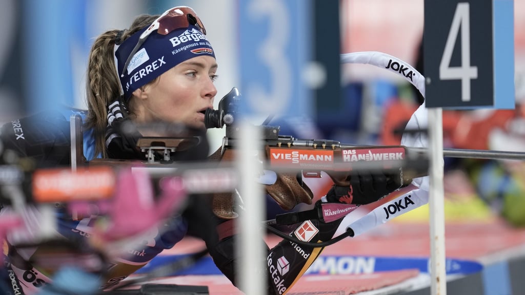 Marlene Fichtner am Schießstand.