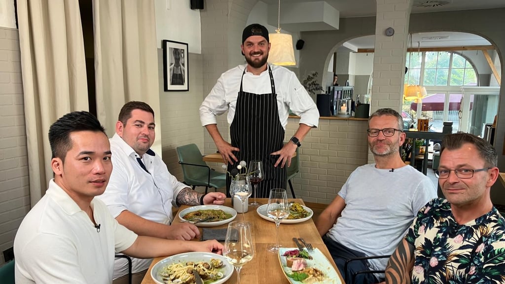 Die Köche Duc Trung Tran, Sascha Oldenburg, Luca Turchet, Denny Mette und Thomas Voigt (v. l.) sind bei „Mein Lokal, dein Lokal“ gegeneinander angetreten.