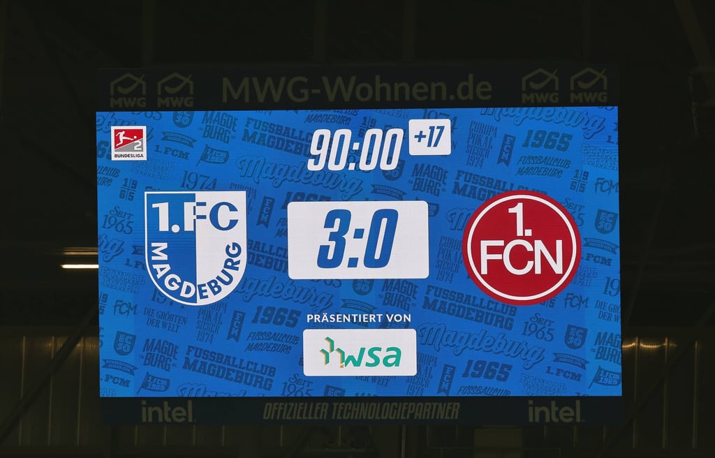 Drei Tore vom 1. FC Magdeburg, 17 Minuten Nachspielzeit wegen Pyro-Unterbrechung: Der FCM siegte vor heimischer Kulisse beim Topspiel gegen formstarkes 1. FC Nürnberg.