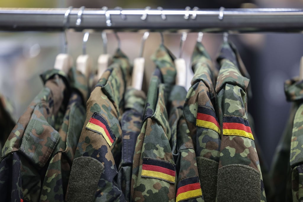 In Sachsen leben mehr als 17.000 männliche Staatsangehörige des Jahrgangs 2008 – sie könnten ab 2026 Post von der Bundeswehr erhalten. (Symbolbild)