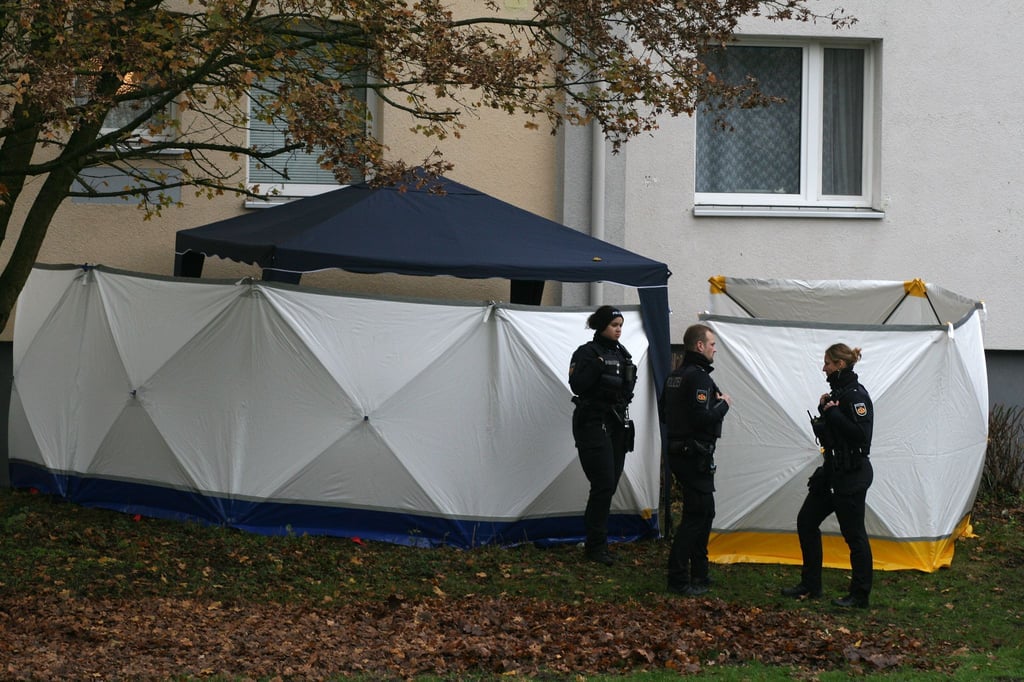 Ein Mädchen stürzte am Samstag in Bremen aus einem Fenster und erlag seinen Verletzungen. (Archivfoto)