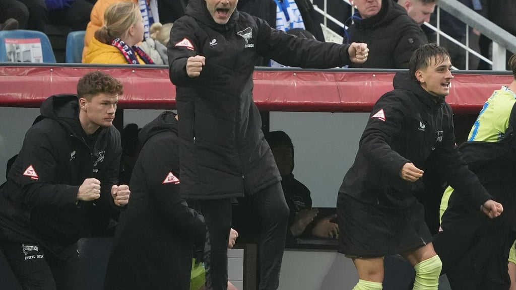 Trainer Stefan Leitl will mit der Hertha auf Erfolgskurs bleiben.