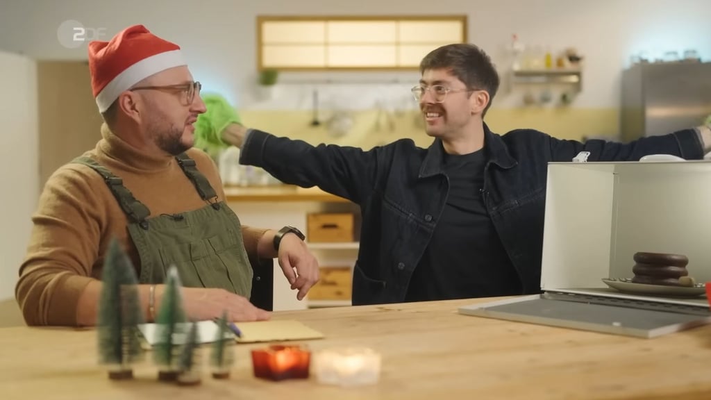 In der neusten Challenge muss Sebastian Lege (links) auf dem YouTube-Kanal von "Besseresser" einen Baumkuchen aus Salzwedel nachbacken.