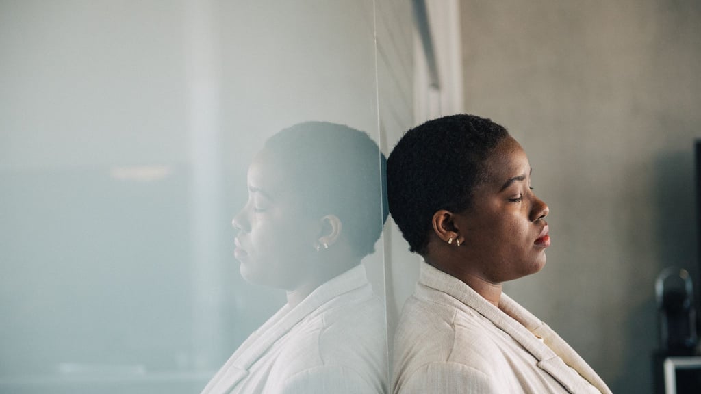 Viele Frauen erleben, dass ihre Beschwerden in der Arztpraxis nicht ernst genommen werden: Ihre Symptome werden häufig vorschnell als psychosomatisch eingestuft.