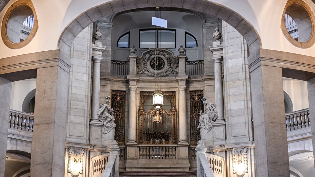 Die Treppenhalle im Kammergericht Berlin im Gebäude in der Elßholzstraße. (Archivbild)