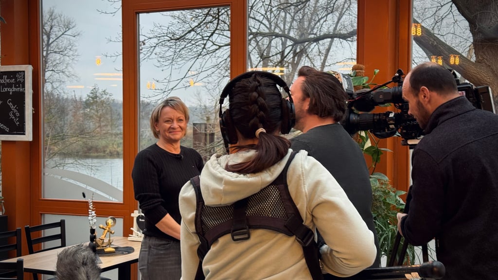 Derzeit laufen in Halle und dem Saalekreis die Dreharbeiten für die TV-Kochsendung "Mein Lokal, Dein Lokal" mit Sachsen-Anhalts Sternekoch Robin Pietsch. Anfang 2026 werden die Folgen auf Kabel Eins ausgestrahlt.