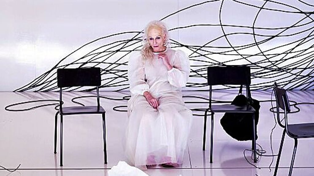  Katja Gaudard   im „Girschkarten“ am Schauspiel Leipzig