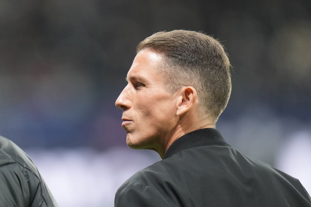 Die Zukunft von Wolfsburgs Coach Daniel Bauer ist ungewiss.