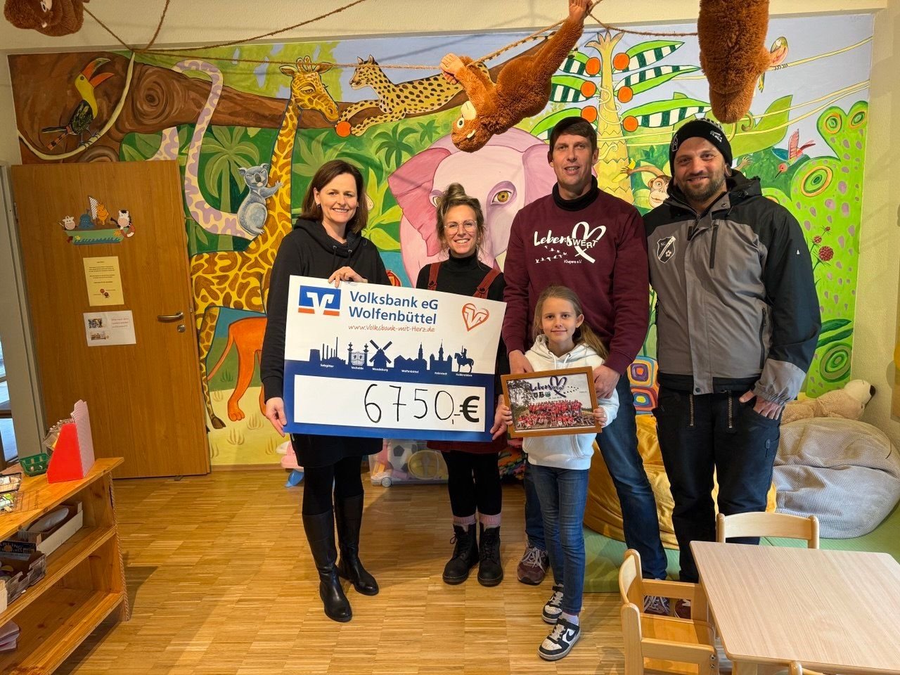 Solidarität und Engagement in Bülstringen: 13.500 Euro beim Lebenswertfest: Spenden für Kinderschutzbund und kranke Kinder