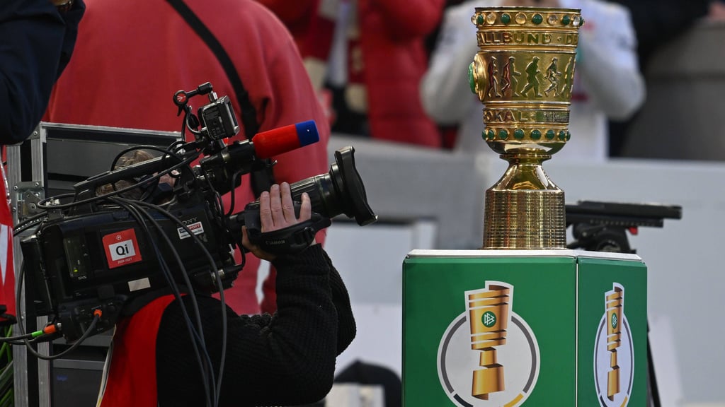 Wer überträgt RB Leipzig gegen 1. FC Magdeburg am Dienstagabend live im Stream und im TV? Wir beantworten diese Frage im Artikel.