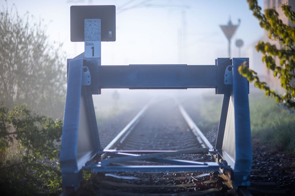 Im Bundeshaushalt 2026 ist kein Geld für sächsische Bahnstrecken enthalten (Symbolbild).