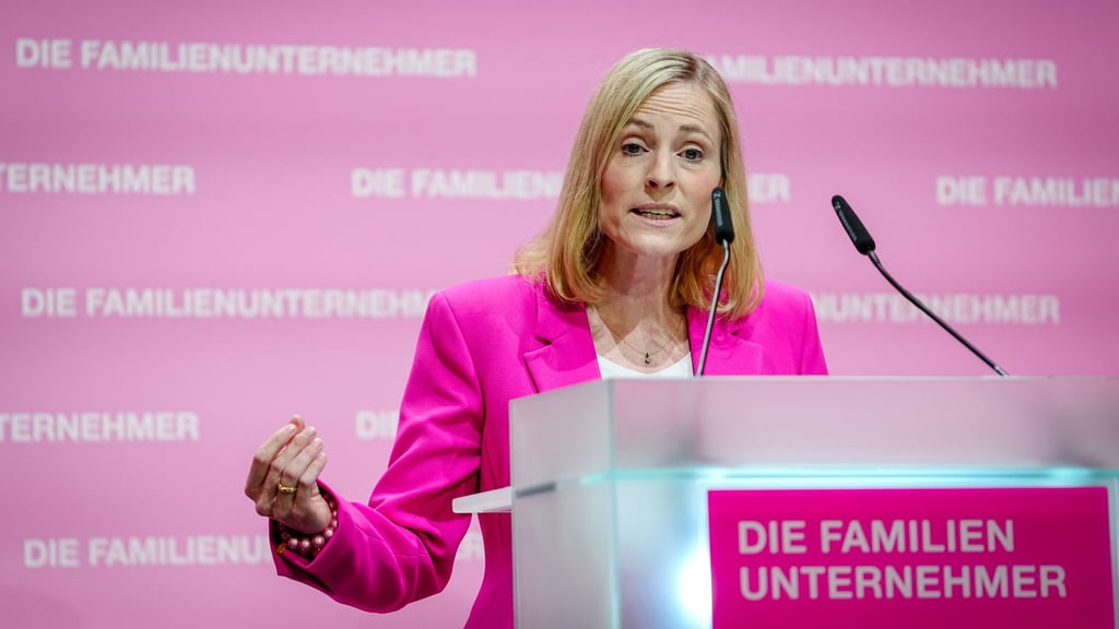 Marie-Christine Ostermann hat den Umgang des Wirtschaftsverbands Die Familienunternehmer mit der AfD korrigiert. (Archivbild)