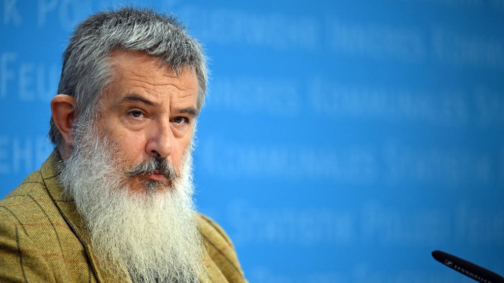 Thüringens Verfassungsschutzpräsident Stephan Kramer sieht bei der neuen AfD-Jugendorganisation keine Abkehr von rechtsextremen Positionen. (Archivbild)