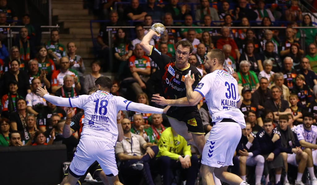 Bereits in der vergangenen Saison traf der SCM in der Gruppenphase auf Szeged. Im Heimspiel siegten Felix Claar (hier beim Wurf) deutlich mit 31:24. 