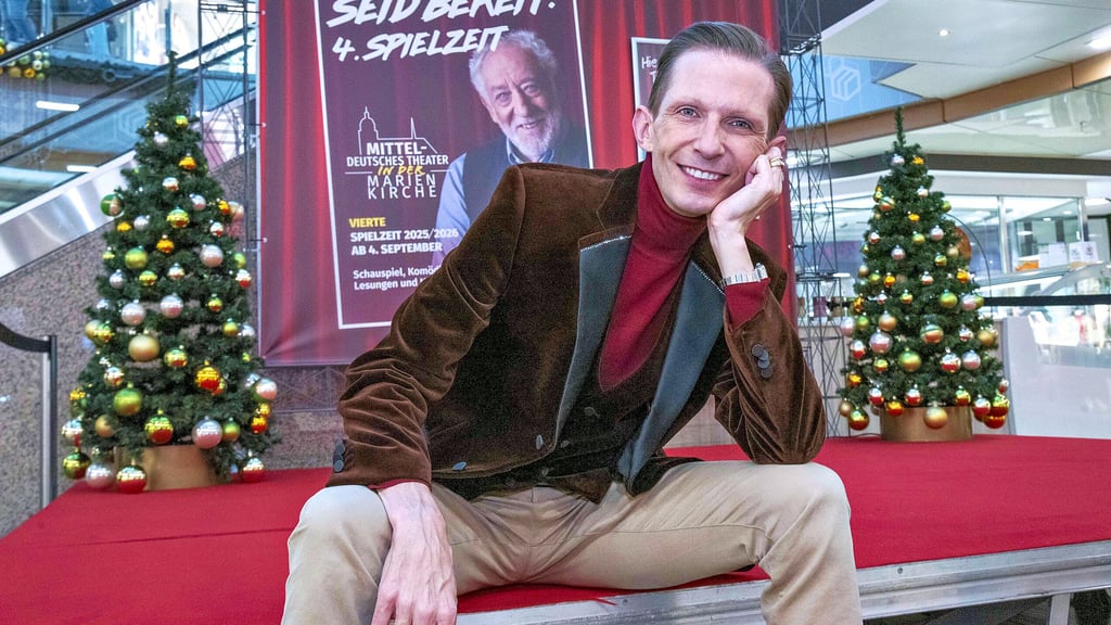 Entertainer Marc Rudolf feiert die Premiere  seines Programms  „Ein Abend für Hilde“ im Mitteldeutschen Theater in Dessau.