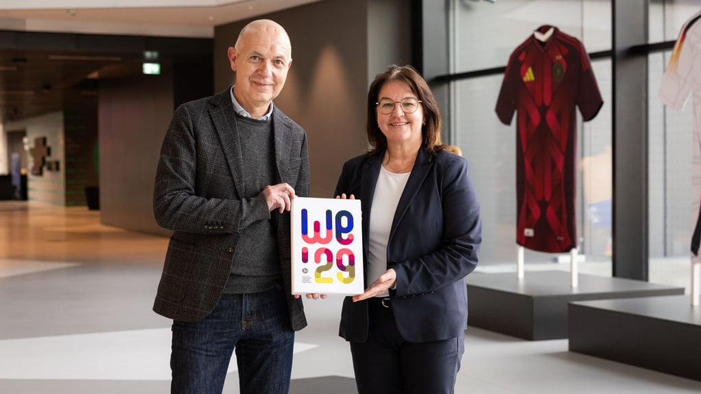 Die DFB-Spitzenfunktionäre Bernd Neuendorf und Heike Ullrich haben viel für die EM 2029 geworben. (Archivbild)