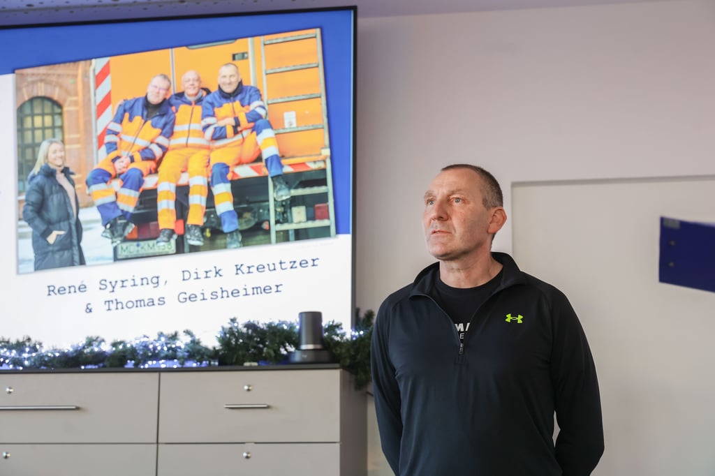 Dirk Kreutzer ist einer von drei MVB-Mitarbeitern, die mithalfen, einer auf der Straße bewusstlos zusammengebrochenen Frau das Leben zu retten. 