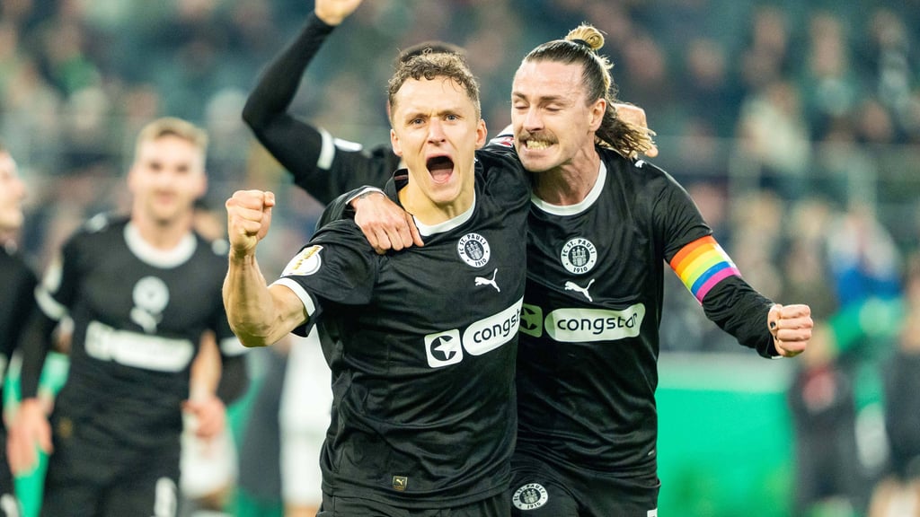 Martijn Kaars hat im DFB-Pokal-Achtelfinale sein erstes Tor für den FC St. Pauli geschossen. Der Ex-FCM-Stürmer zog gegen Borussia Mönchengladbach in die nächste Runde ein.