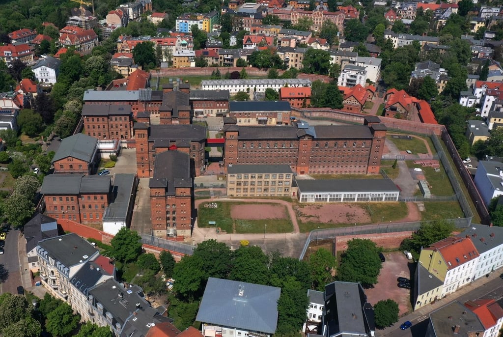 Blick auf den „Roten Ochsen“ in Halle. Das Gefängnis soll bald leergezogen werden.