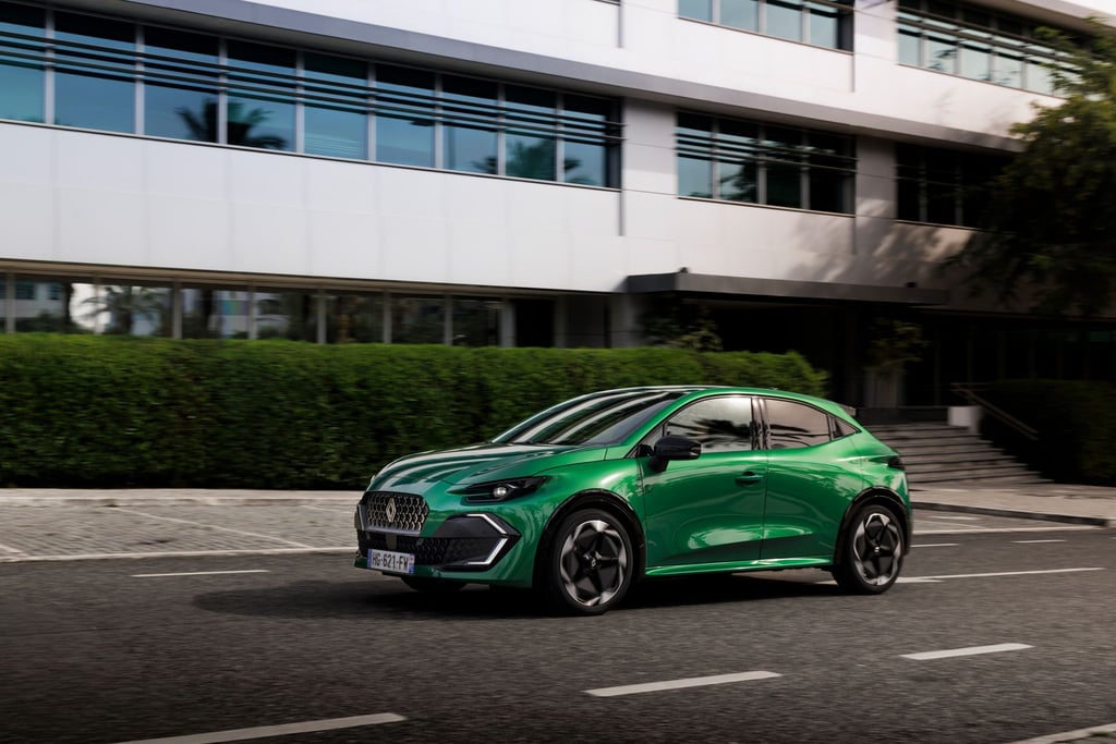 Der Renault Clio 6 rollt zu Beginn des neuen Jahres auch als Full-Hybrid auf die Straße.