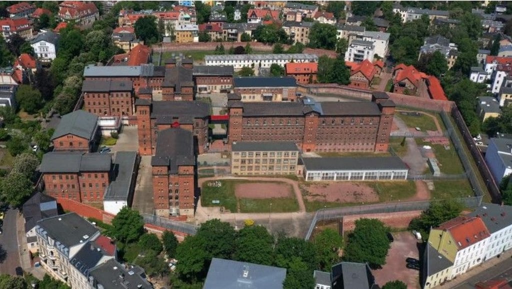 Blick auf den „Roten Ochsen“ in Halle. Das Gefängnis soll bald leergezogen werden.
