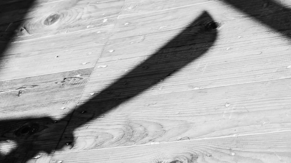 Ein Jugendlicher ist in Halle von einem 36-Jährigen mit einer Machete bedroht worden.